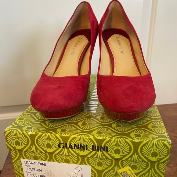 Gianni Bini Red Heels - Picture 3 of 4